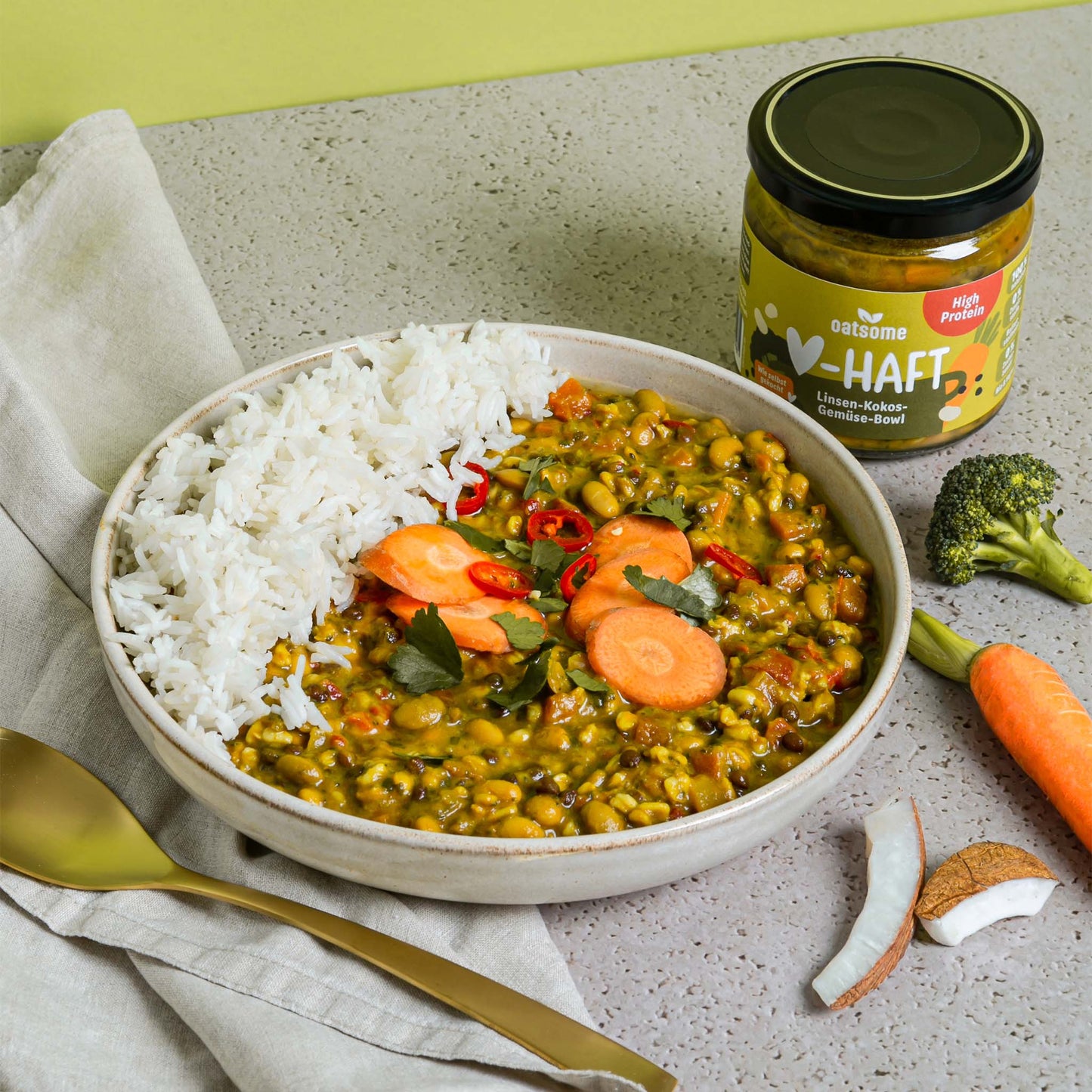 Zubereitetes Herzhaft Glas - Linsen-Kokos-Gemüse-Bowl