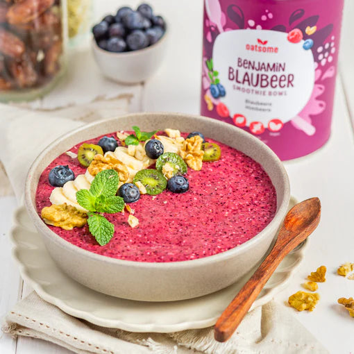 Angerichtete Smoothie Bowl - Benjamin Blaubeer