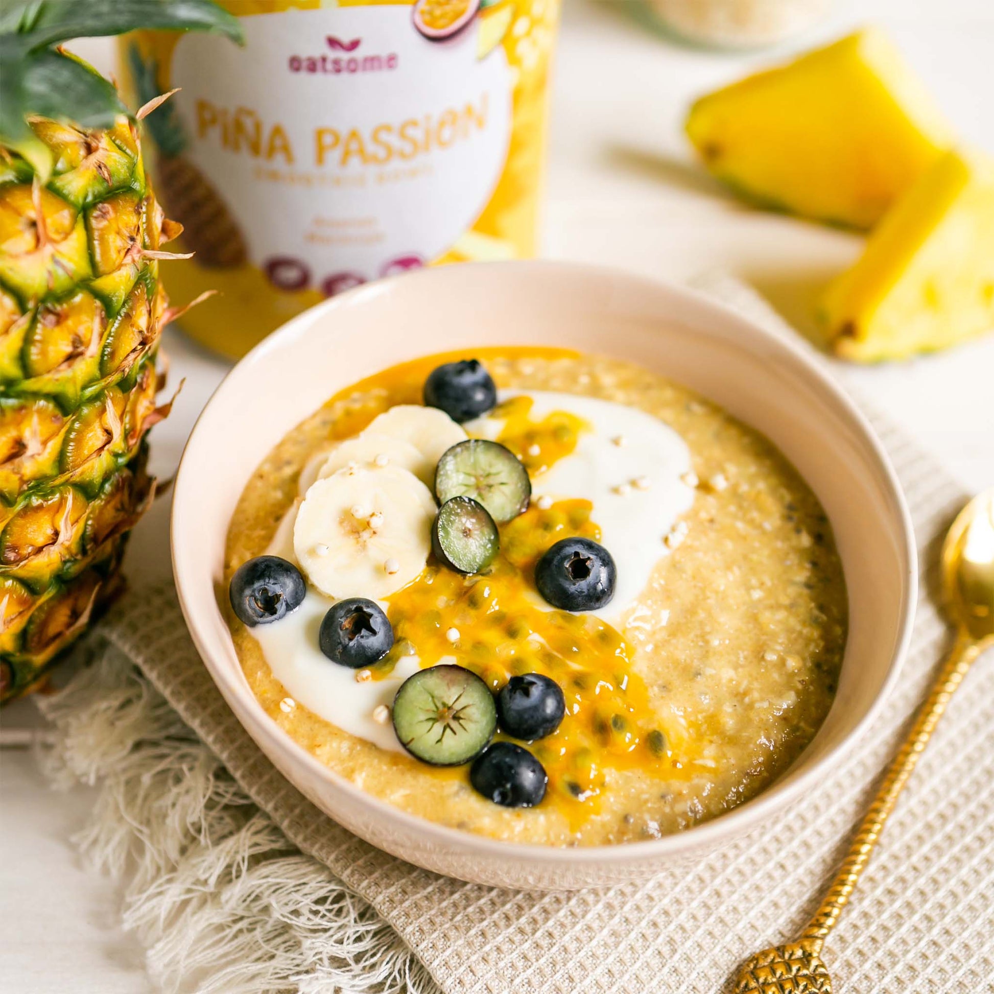 Angerichtete Smoothie Bowl Pina Passion