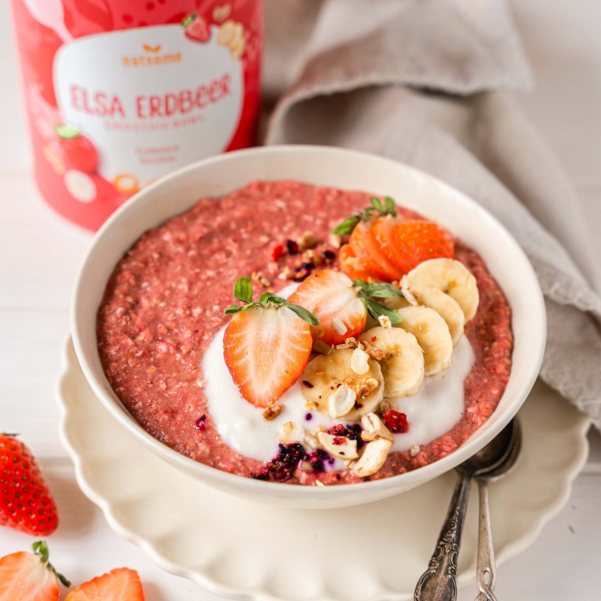 Angerichtete Smoothie Bowl - Elsa Erdbeer